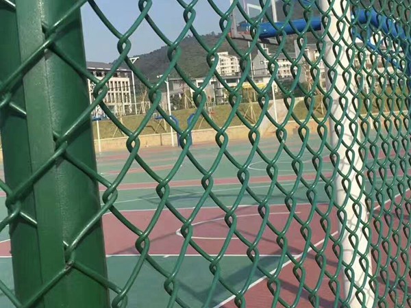 操场围网 