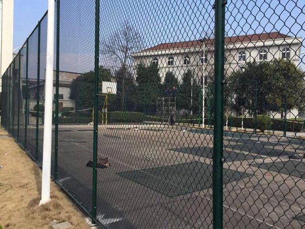 篮球场围网 