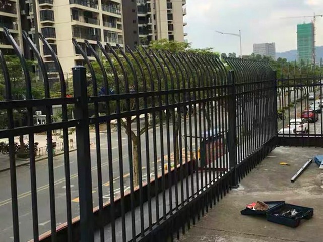 锌钢护栏D型（单向防攀爬） 