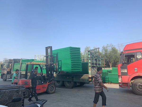 护栏网发货 